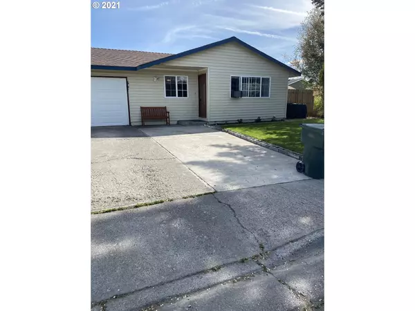 562 REEDER DR, Hermiston, OR 97838