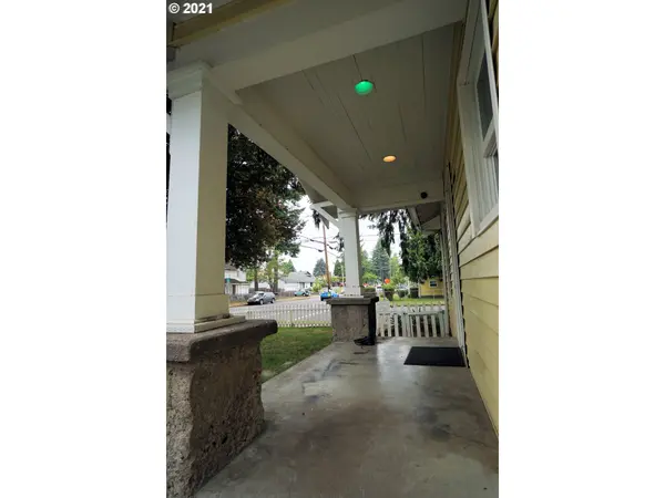 1808 SE 130TH AVE, Portland, OR 97233