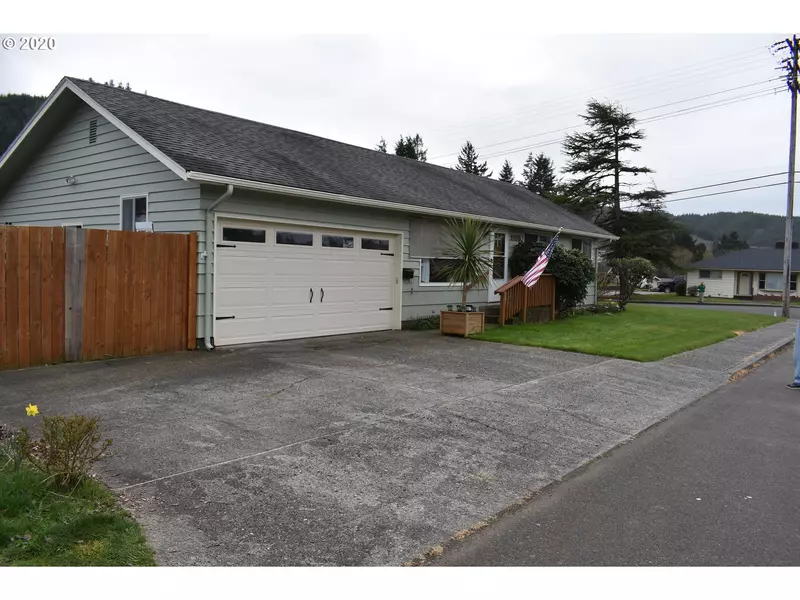 2180 ALDER AVE, Reedsport, OR 97467