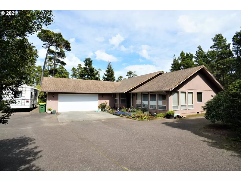 4925 OCEANA DR, Florence, OR 97439