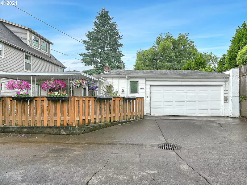 3425 NE 33RD AVE, Portland, OR 97212