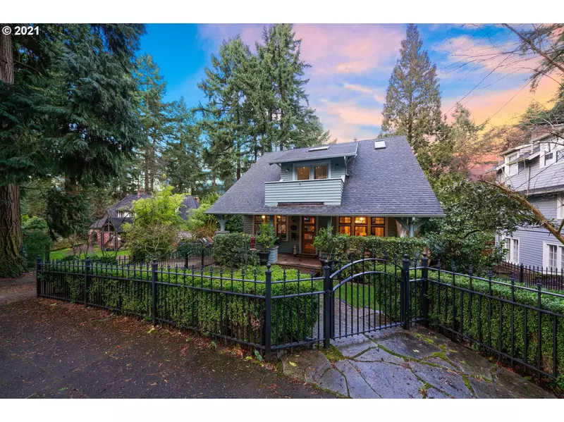 2833 SW UPPER DR, Portland, OR 97201