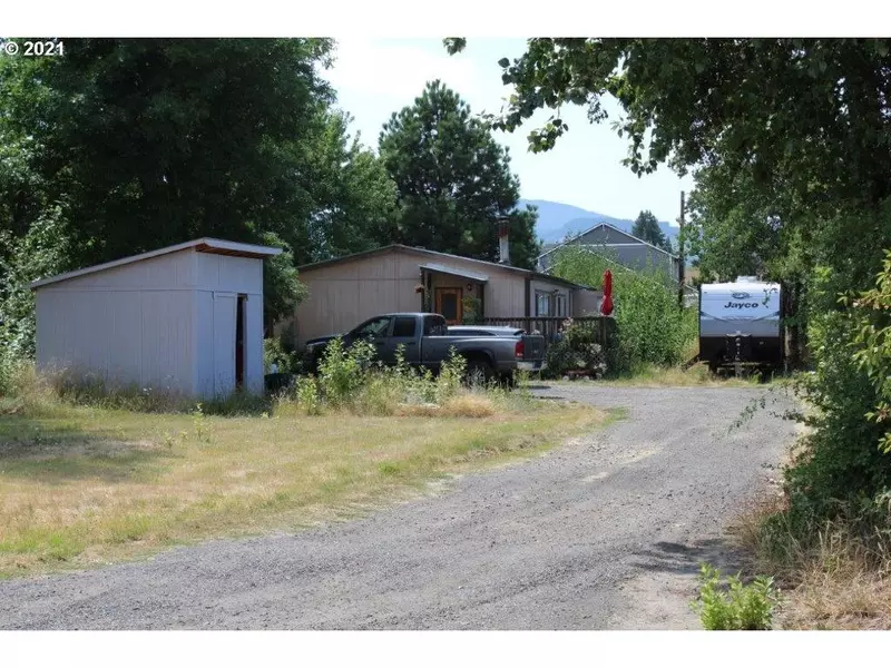 1474 BARKER RD, Hood River, OR 97031