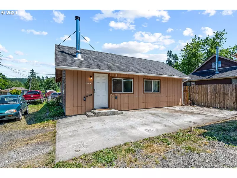 305 NORTH ST, Castle Rock, WA 98611