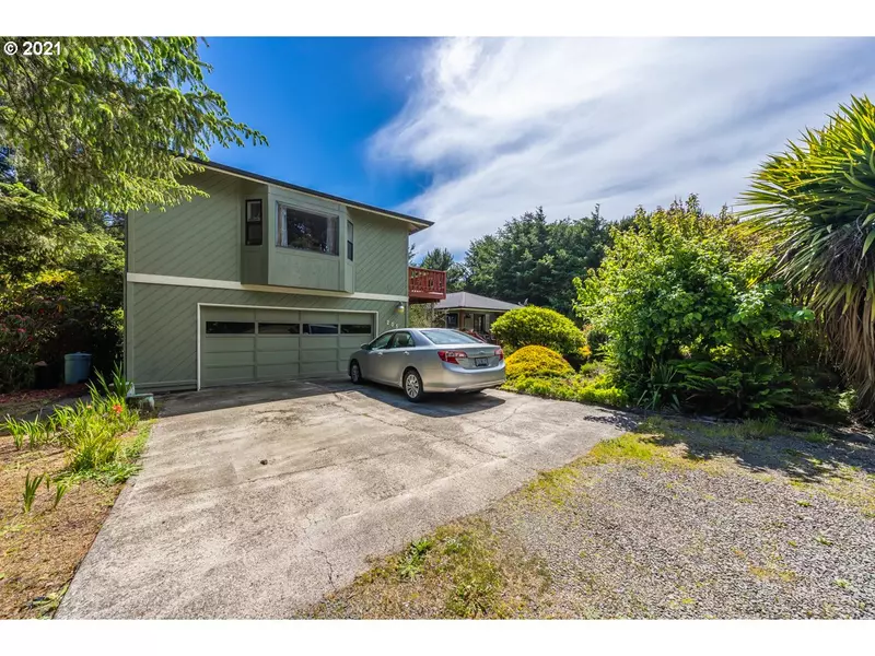 205 TILLICUM ST, Depoe Bay, OR 97341