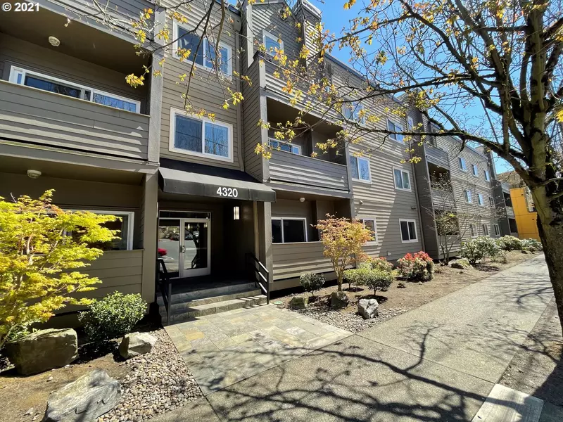 4320 S CORBETT AVE #109, Portland, OR 97239