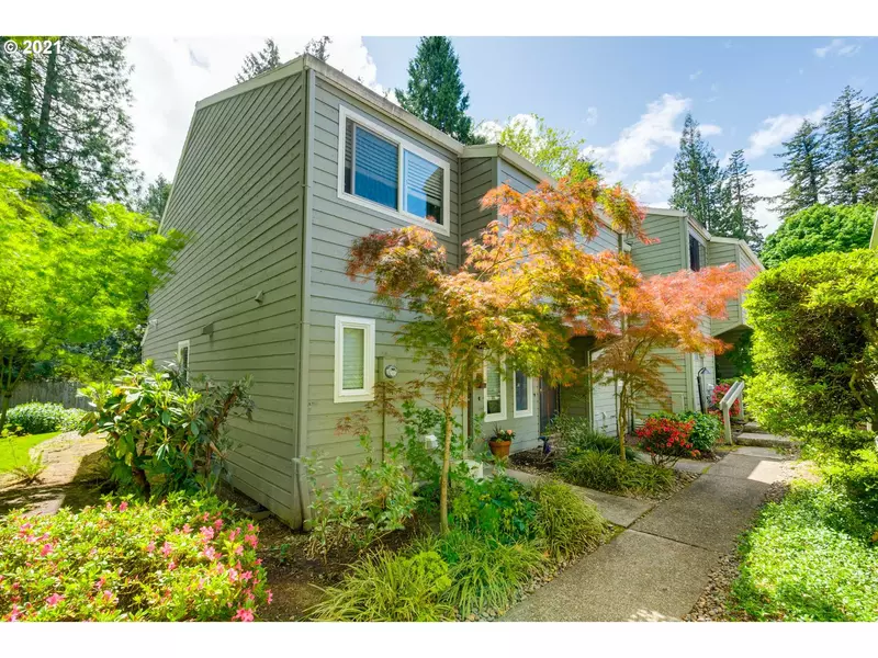 4880 SW SCHOLLS FERRY RD #17, Portland, OR 97225