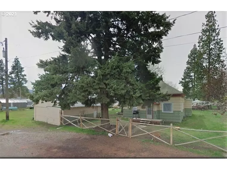 290 N 15TH AVE, Elgin, OR 97827