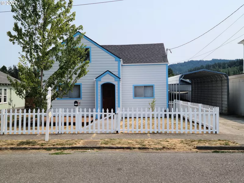 829 C ST, Myrtle Point, OR 97458