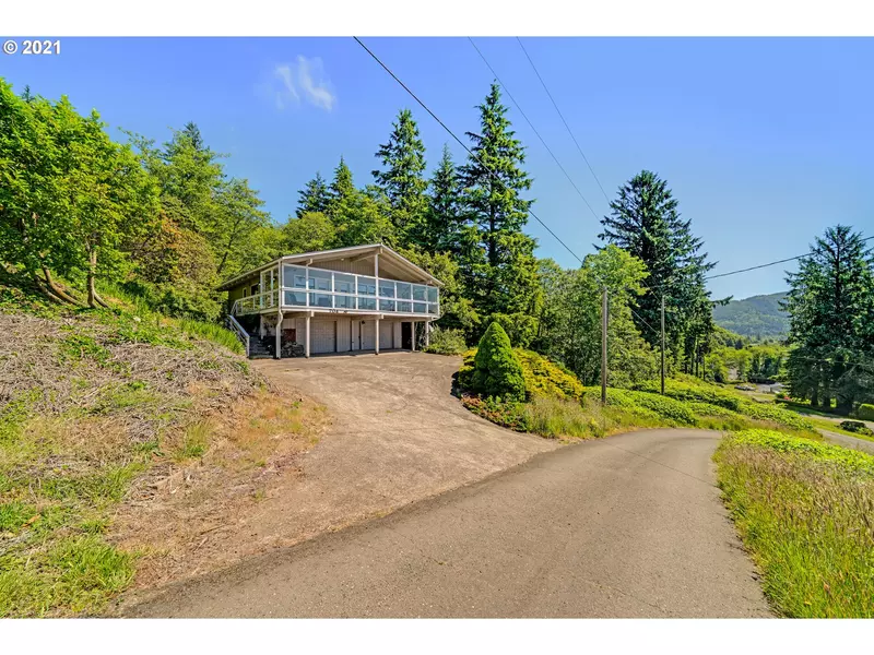 704 FIR AVE, Garibaldi, OR 97118