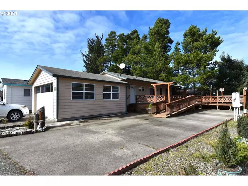 1 PINE LN, Lakeside, OR 97449