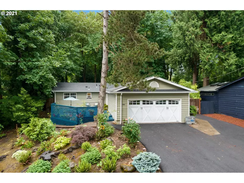 2075 SW MOSSY BRAE RD, West Linn, OR 97068