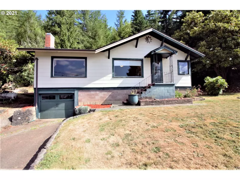 54572 FAIRVIEW RD, Coquille, OR 97423