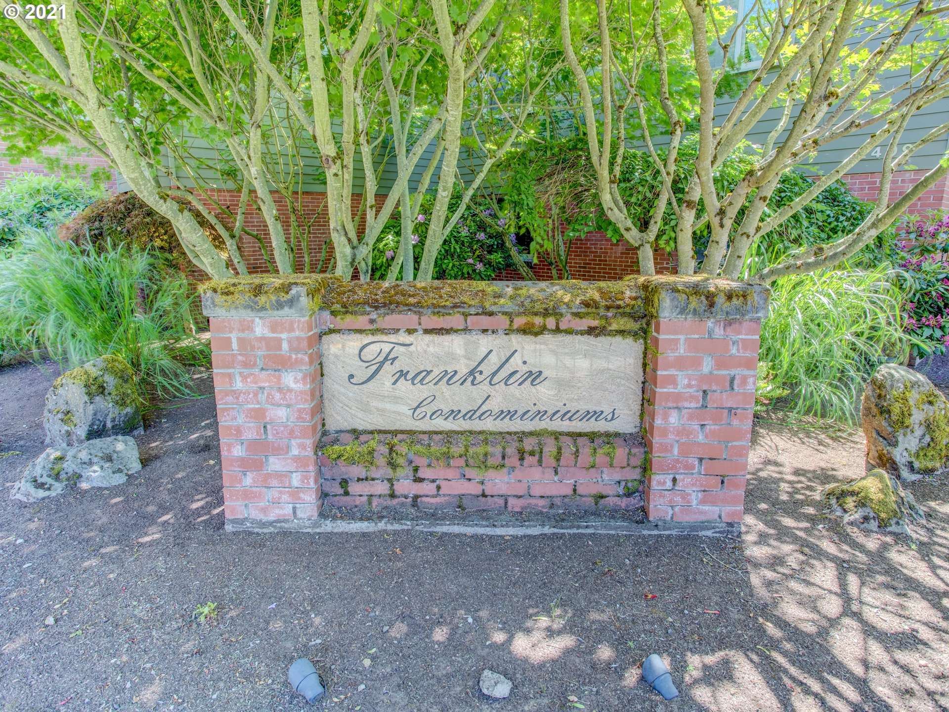 Portland, OR 97206,2409 SE 51ST AVE #1