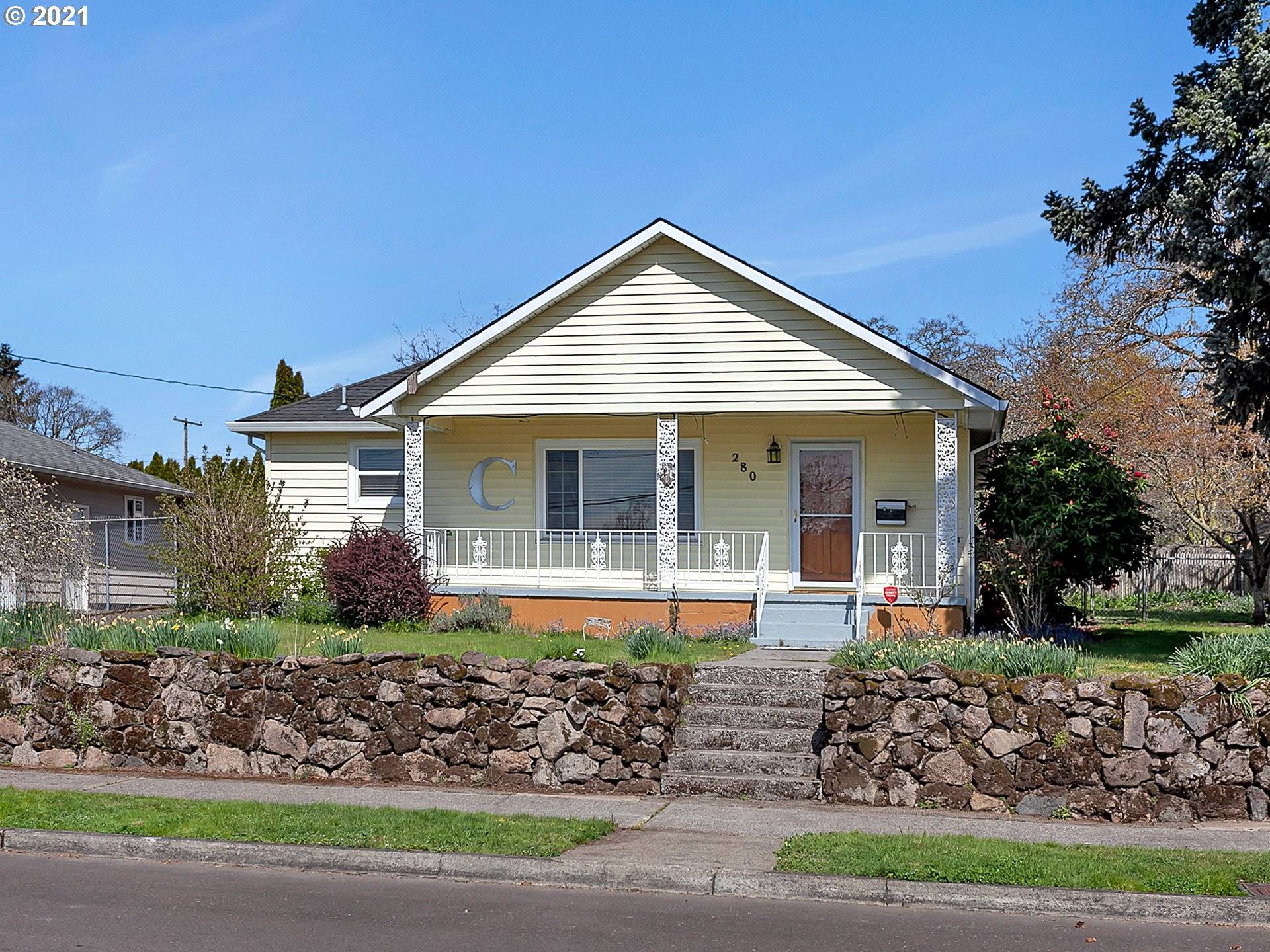 Gladstone, OR 97027,280 W EXETER ST