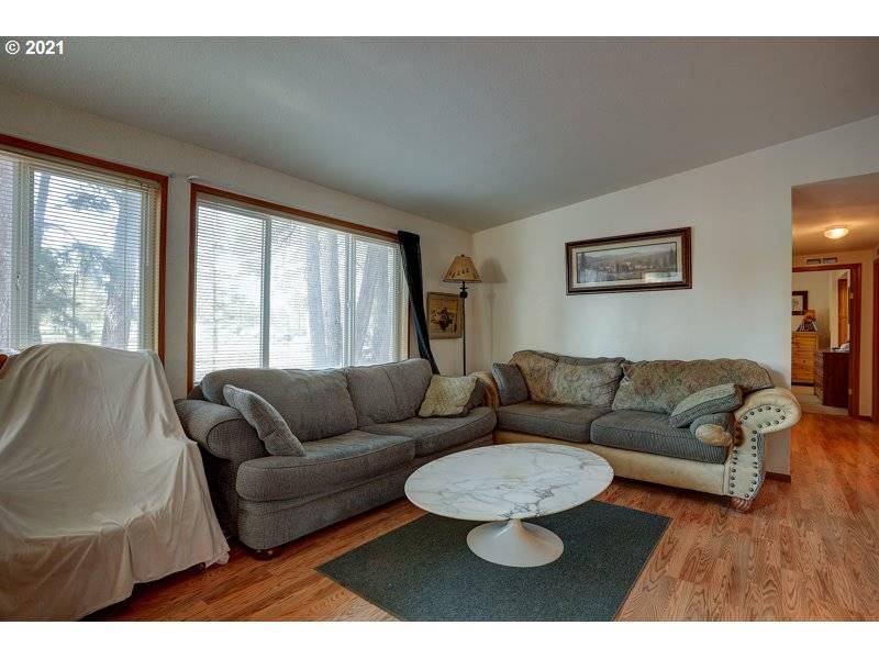Bend, OR 97702,1075 SE CASTLEWOOD DR