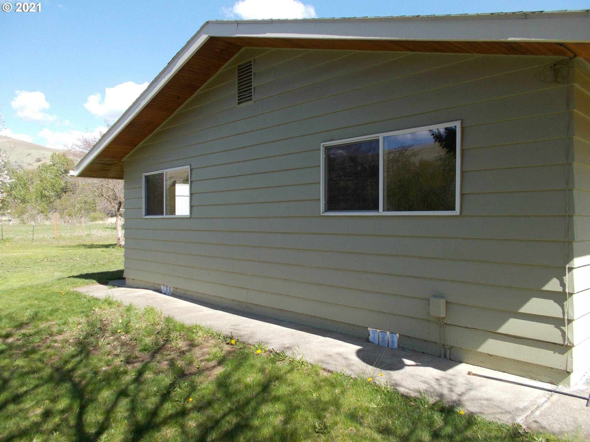 Adams, OR 97810,53017 CAYUSE RD