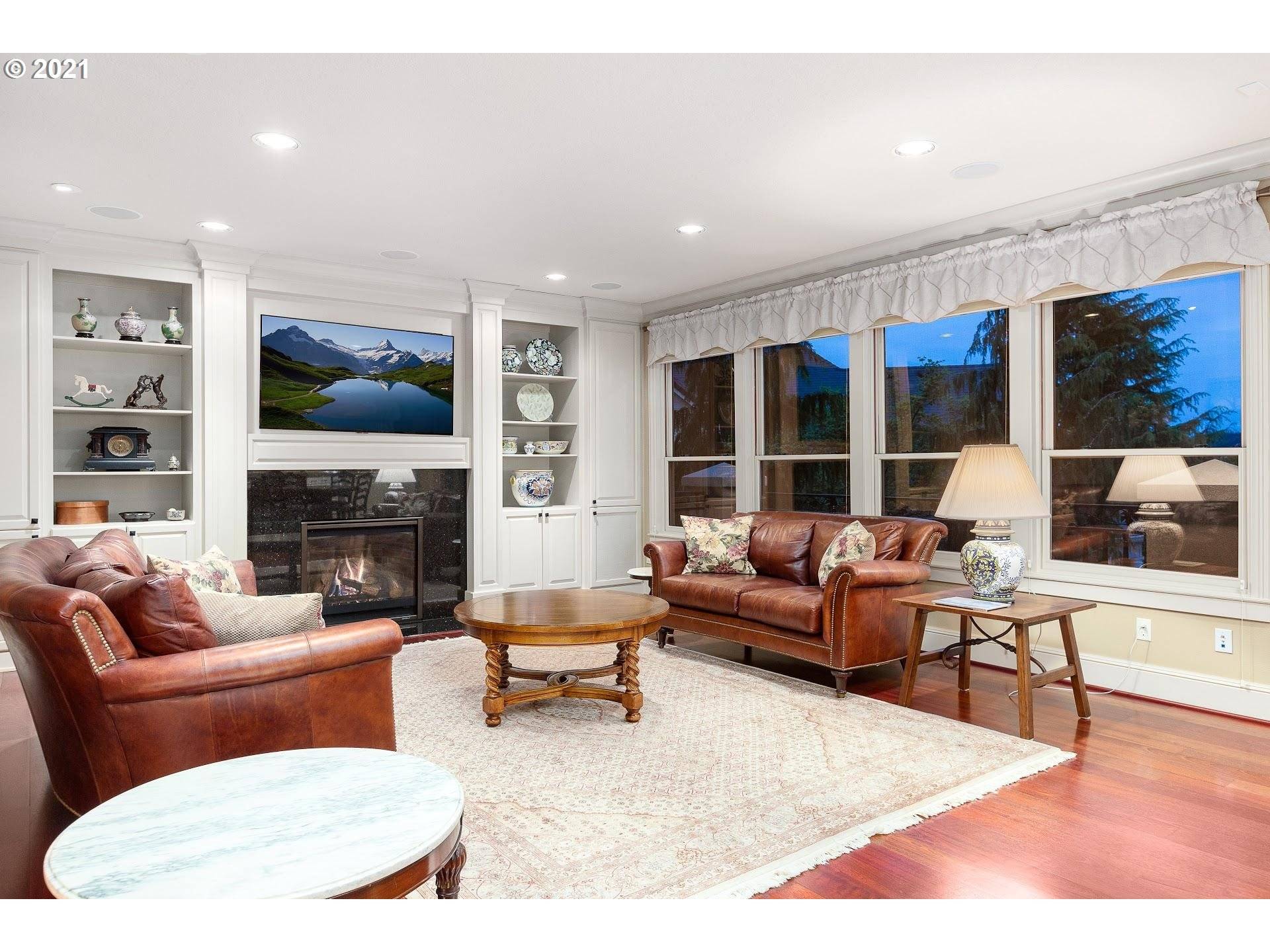 Lake Oswego, OR 97034,1924 CHERYL CT