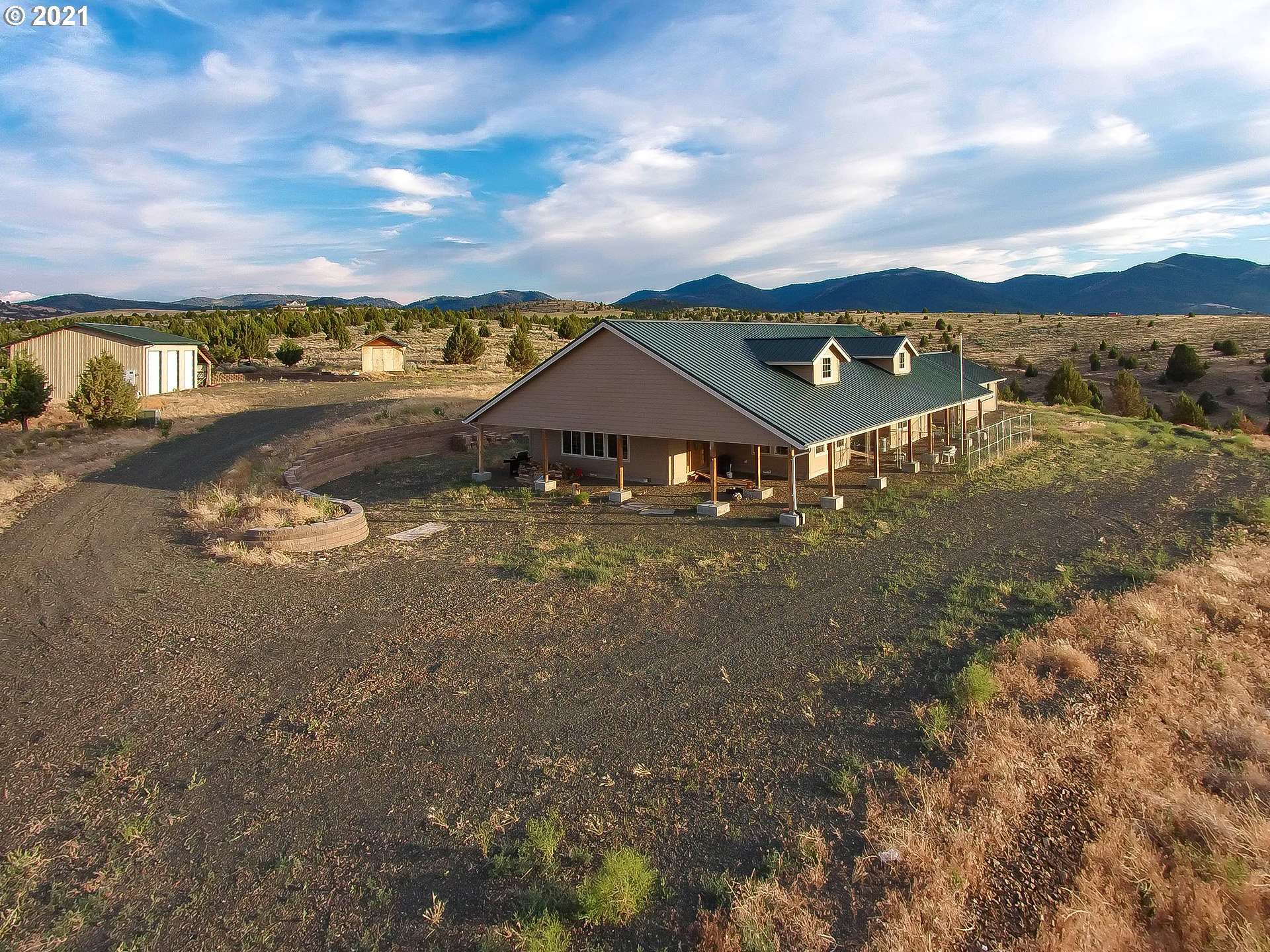 57952 ANTELOPE LN, Mount Vernon, OR 97865