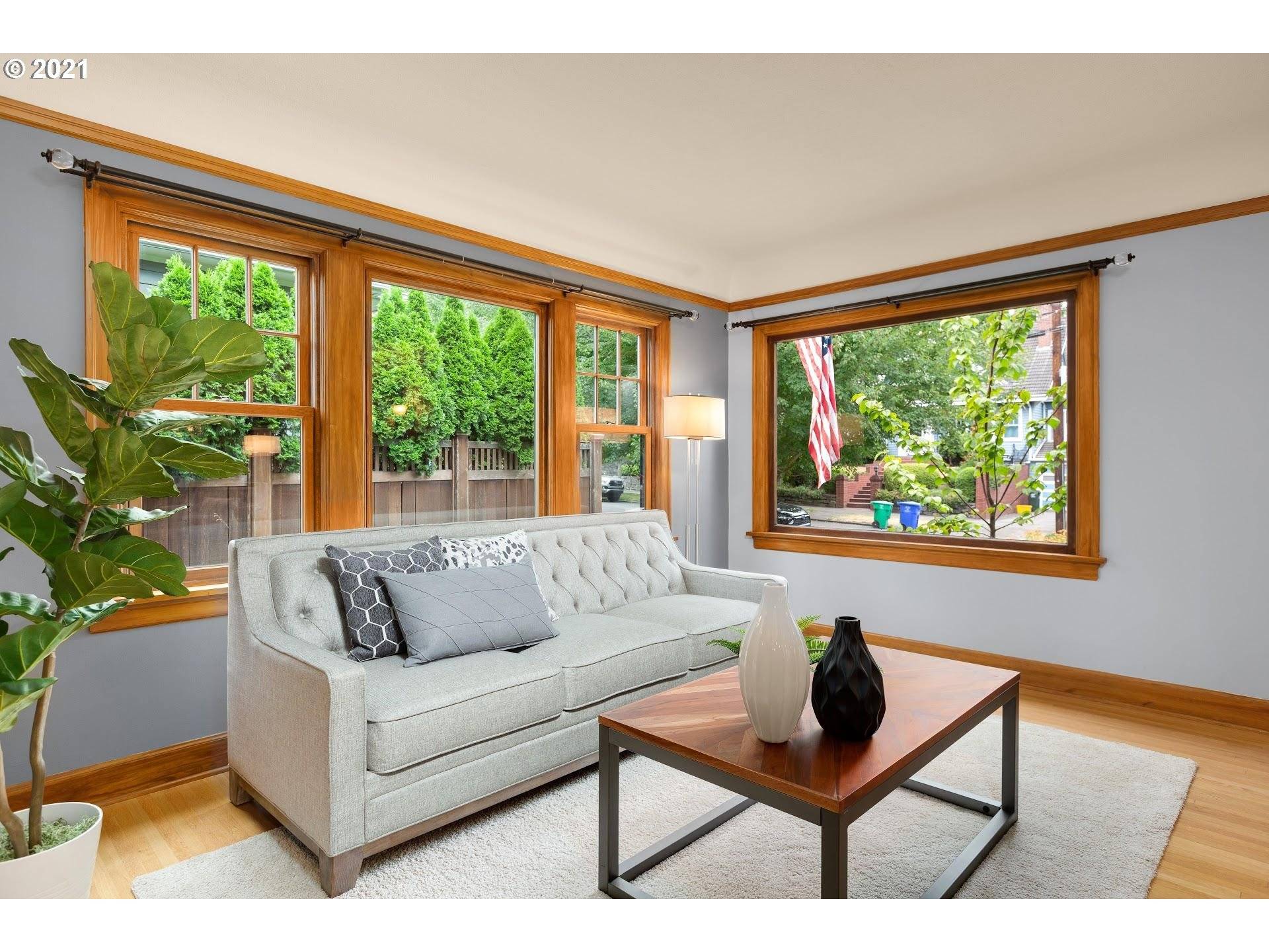 Portland, OR 97232,3826 NE COUCH ST