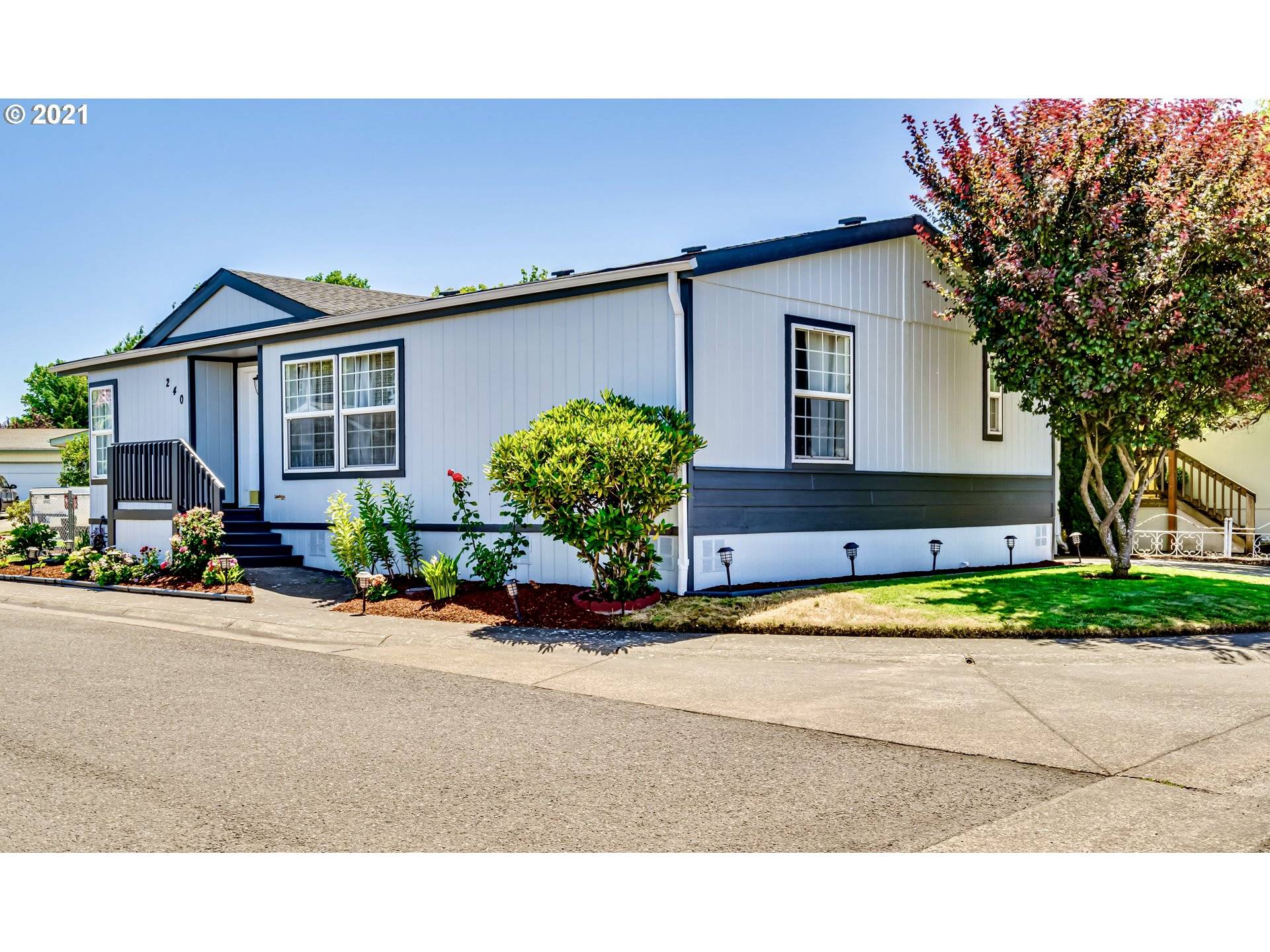 1699 N TERRY ST #240, Eugene, OR 97402
