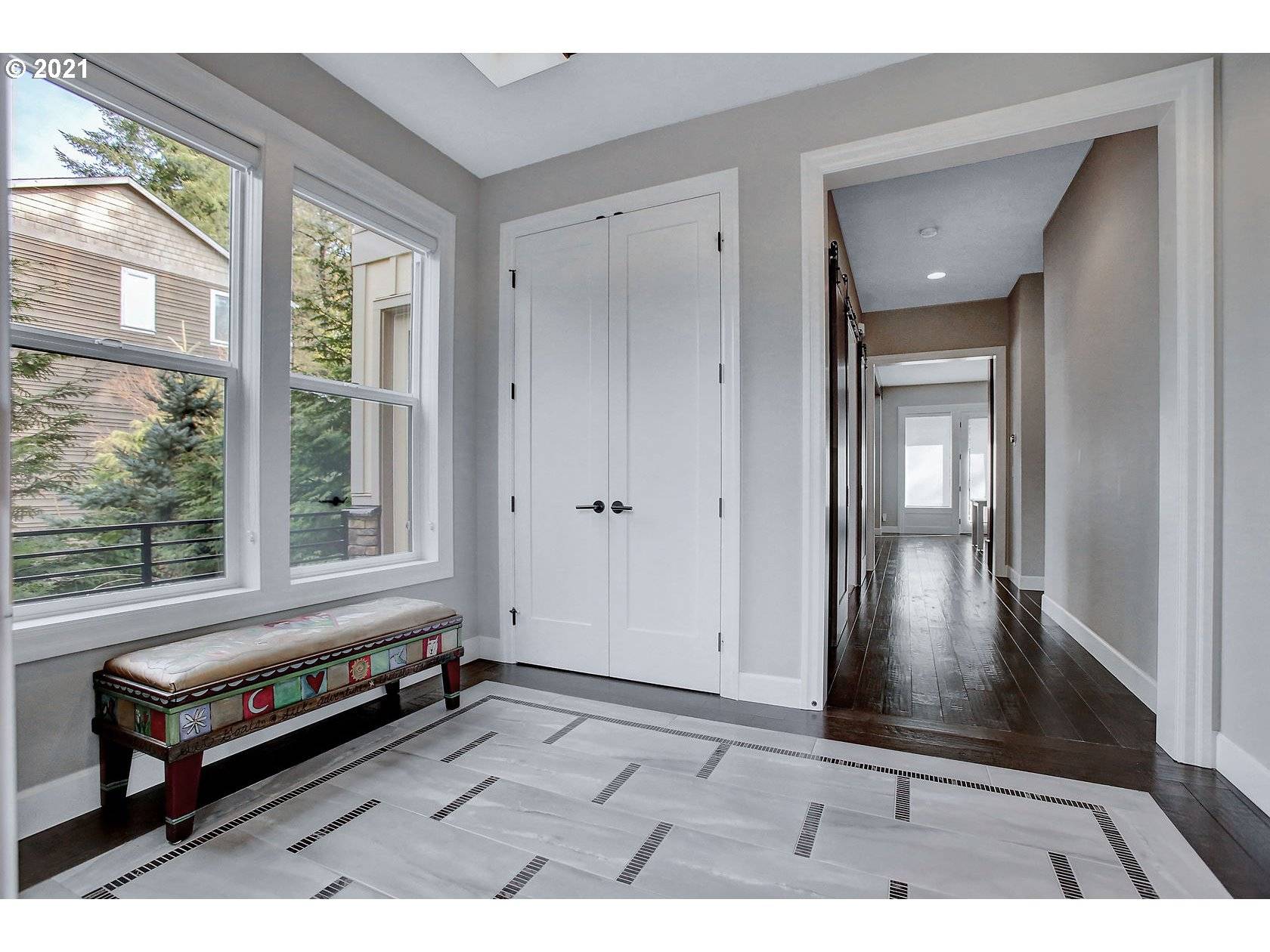 Lake Oswego, OR 97034,18958 BRYANT RD