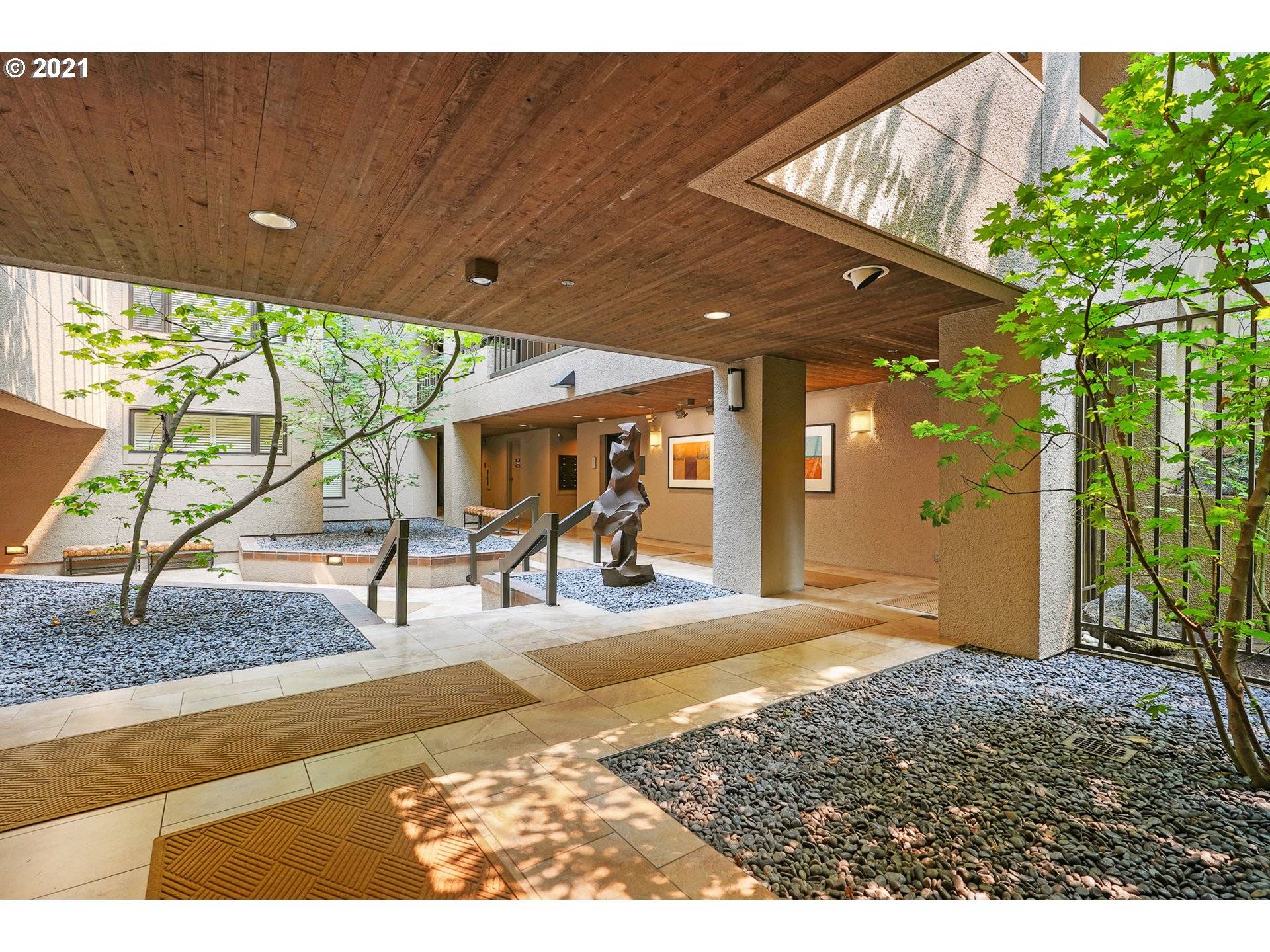 Portland, OR 97210,744 NW WESTOVER SQ