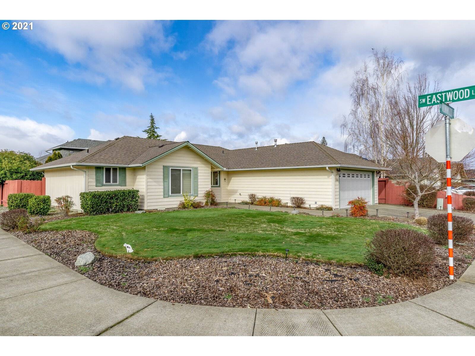1666 NUNNWOOD LN, Grants Pass, OR 97527