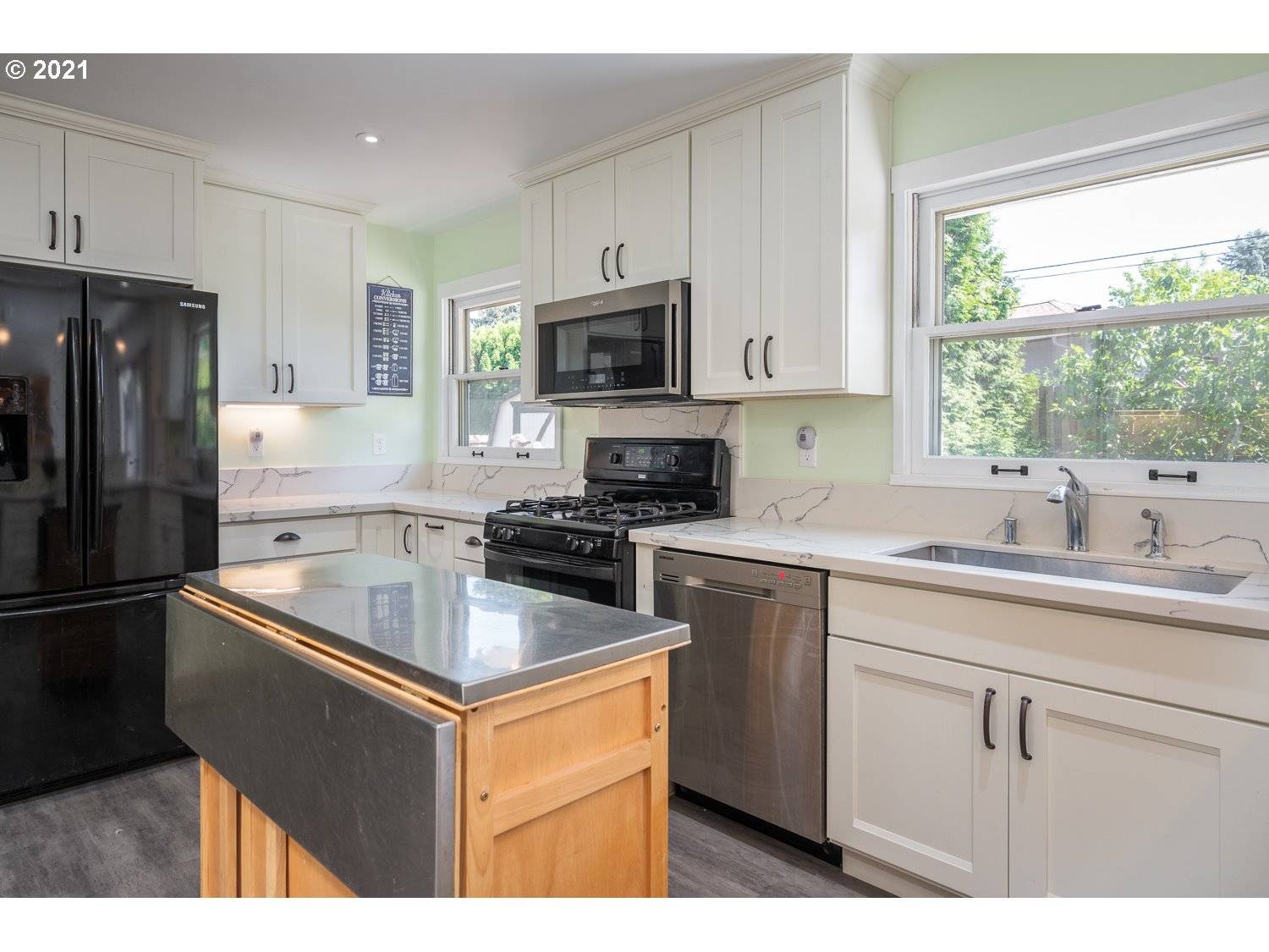 Portland, OR 97220,11710 NE FARGO CT