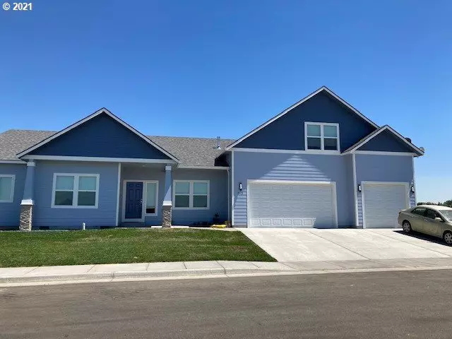 Hermiston, OR 97838,515 SW DESERT SKY DR