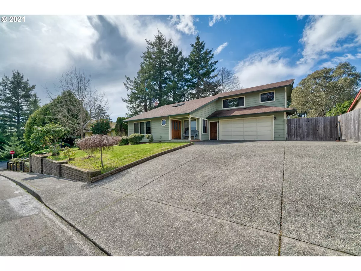 Brookings, OR 97415,815 CAMEO CT