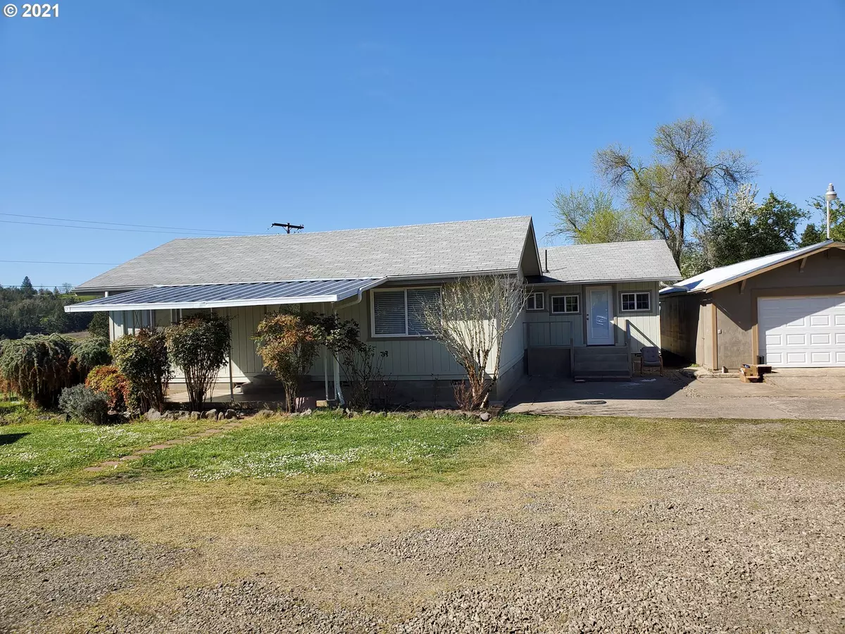 Oakland, OR 97462,318 SPENCER HILL LN