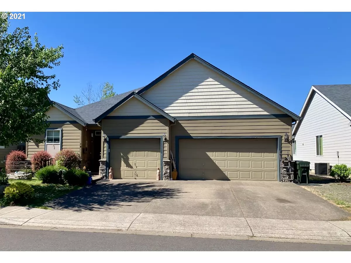 Creswell, OR 97426,18 ALMOND WAY