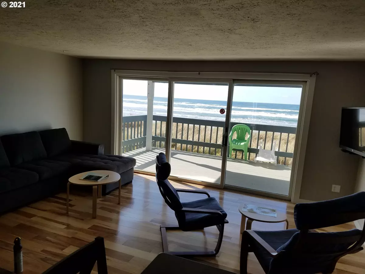 Rockaway Beach, OR 97136,313 N PACIFIC