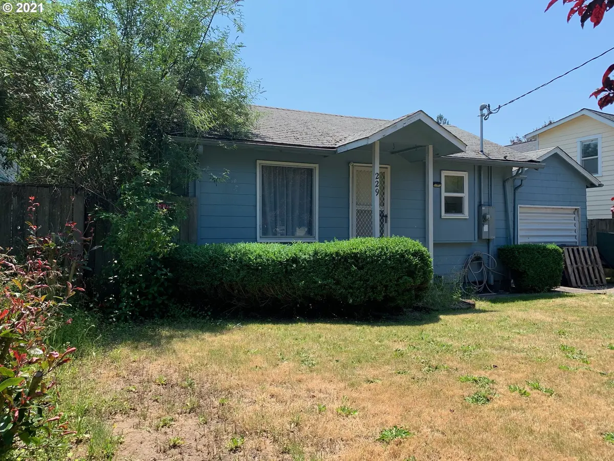 229 W E ST, Springfield, OR 97477