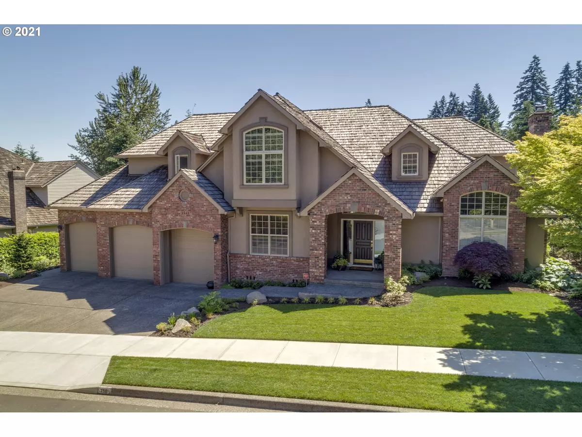 West Linn, OR 97068,2561 BEACON HILL DR