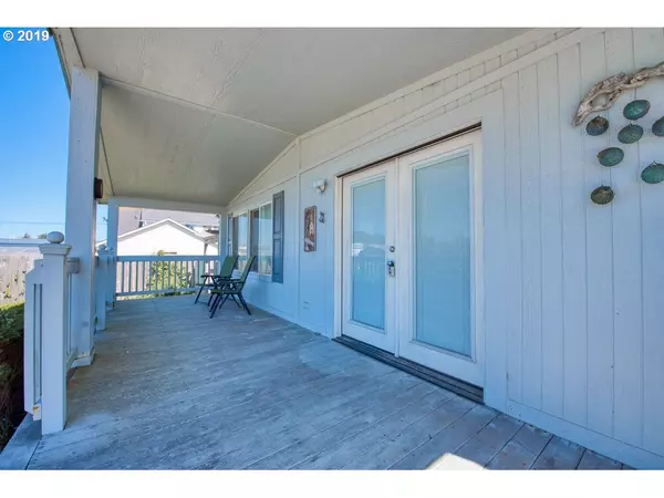 Bandon, OR 97411,675 8TH CT