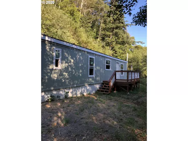 98119 N BANK CHETCO RD, Brookings, OR 97415