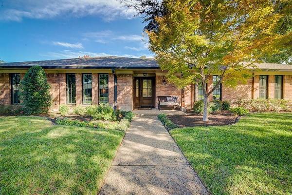 Dallas, TX 75248,7233 Fernmeadow Drive