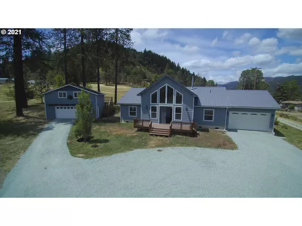 4192 CANYONVILLE-RIDDLE RD, Riddle, OR 97469