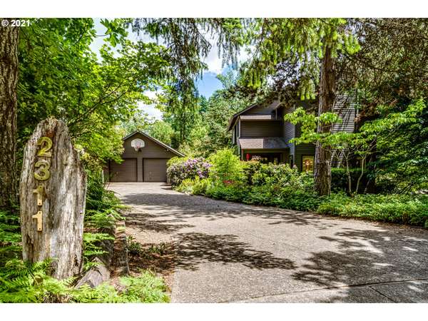 2311 DOUGLAS DR, Eugene, OR 97405