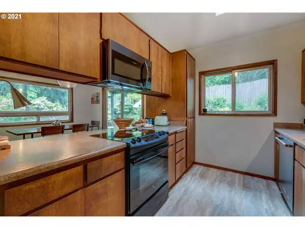 West Linn, OR 97068,2200 WILLAMETTE VIEW CT