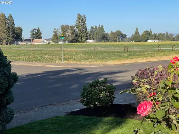 Junction City, OR 97448,525 E 9TH AVE