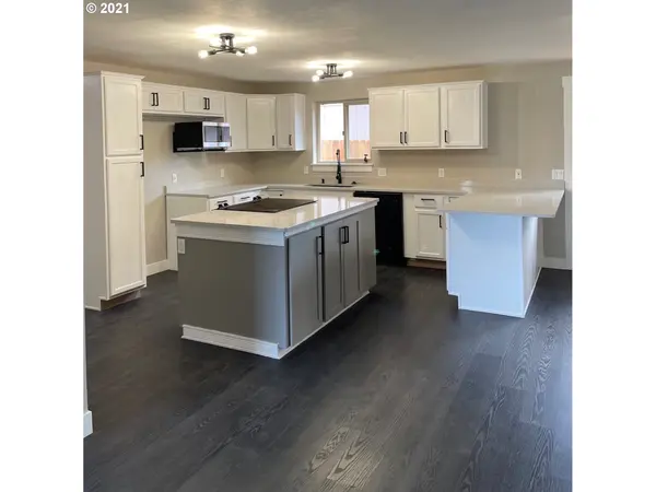 Junction City, OR 97448,525 E 9TH AVE