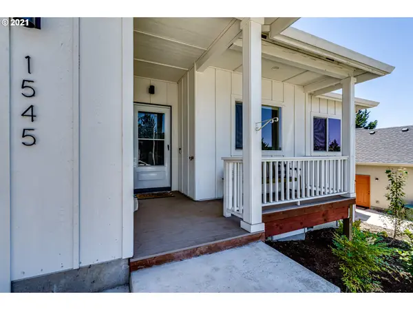 Cottage Grove, OR 97424,1545 RED HILLS PL