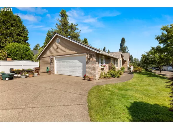 Oregon City, OR 97045,926 CLEARBROOK DR