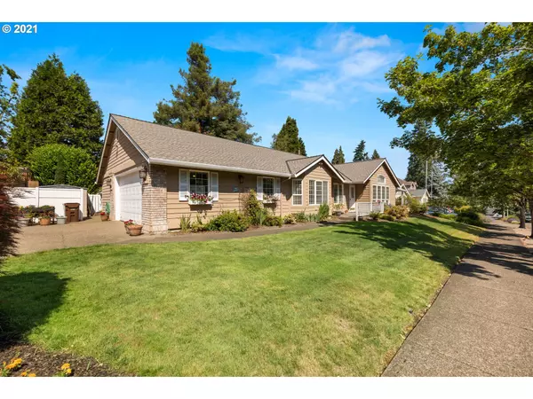 Oregon City, OR 97045,926 CLEARBROOK DR