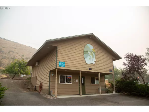 599 HWY 197, Maupin, OR 97037