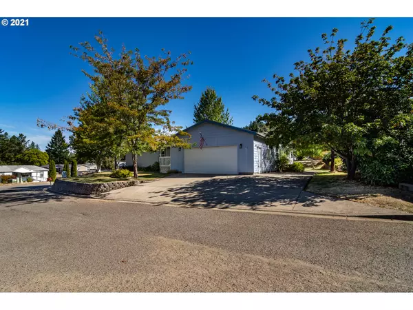 Myrtle Creek, OR 97457,157 BROKEN BOW CT