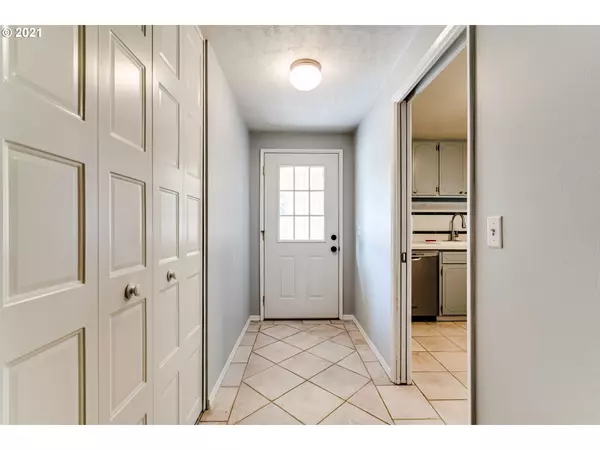 Eugene, OR 97405,3425 CHAUCER WAY